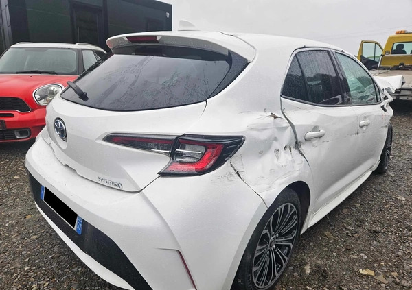 Toyota Corolla cena 35700 przebieg: 30000, rok produkcji 2020 z Wilamowice małe 254
